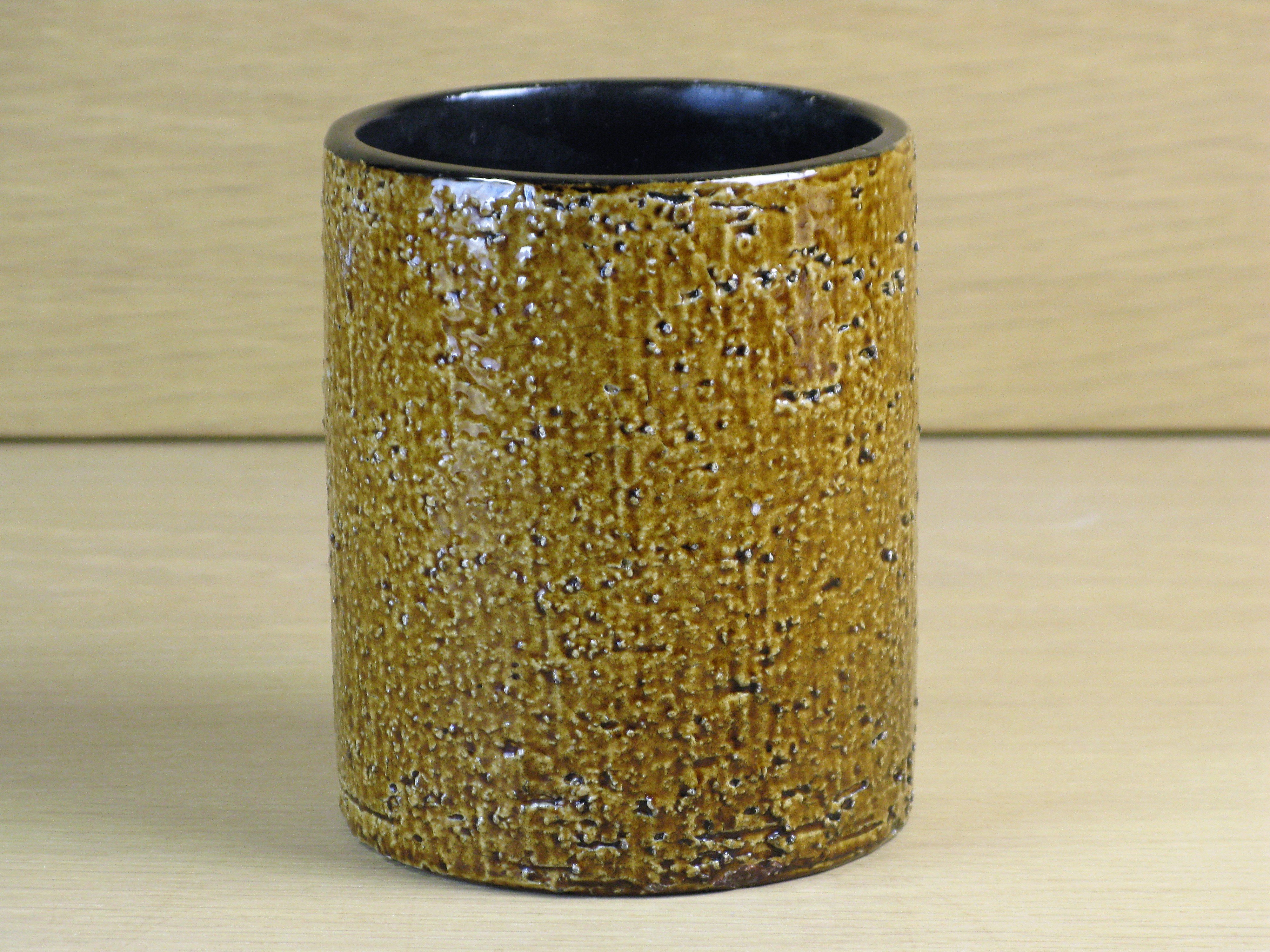 brown vase 1034/ 203