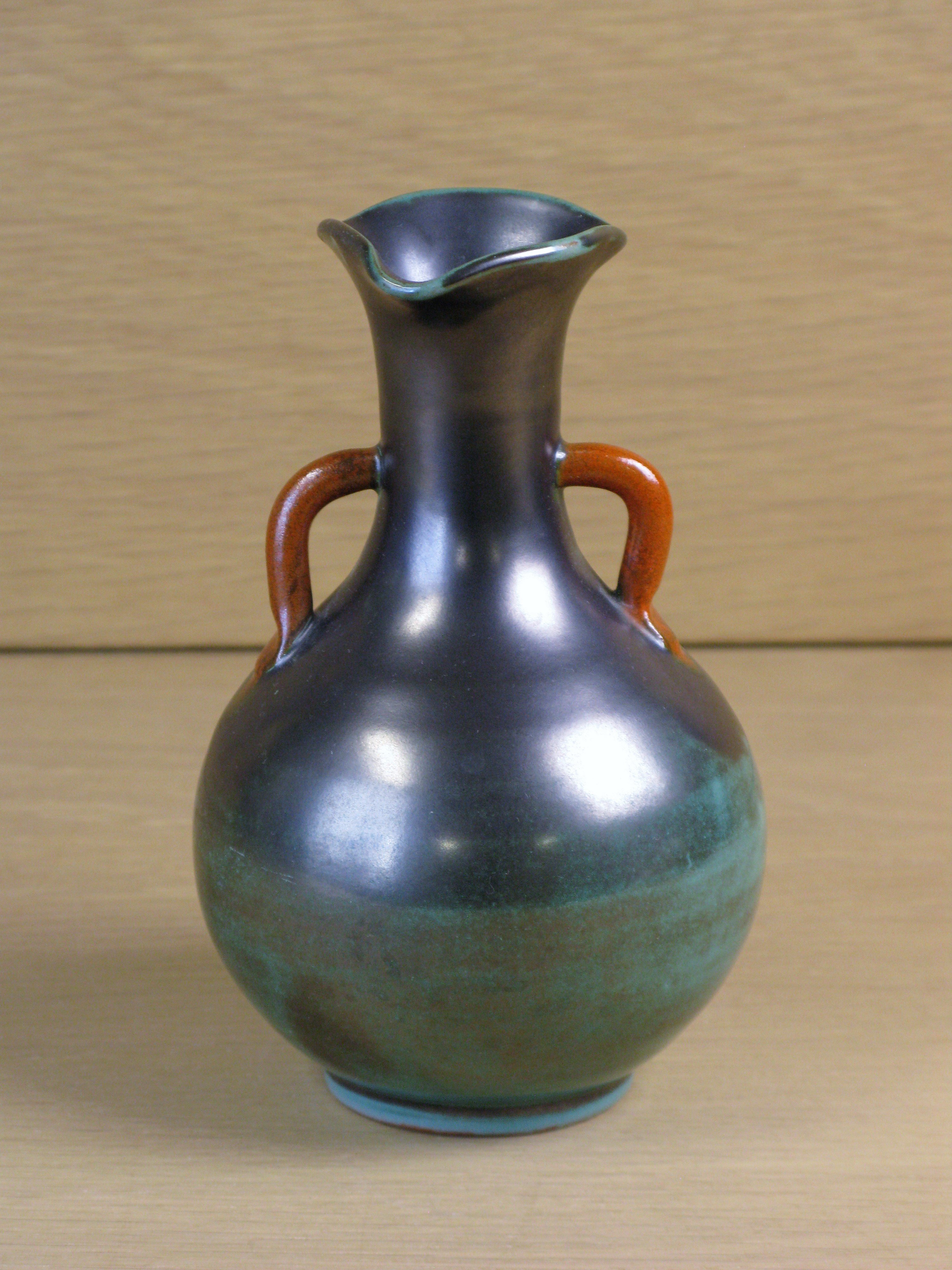 green/orange vase 1586a