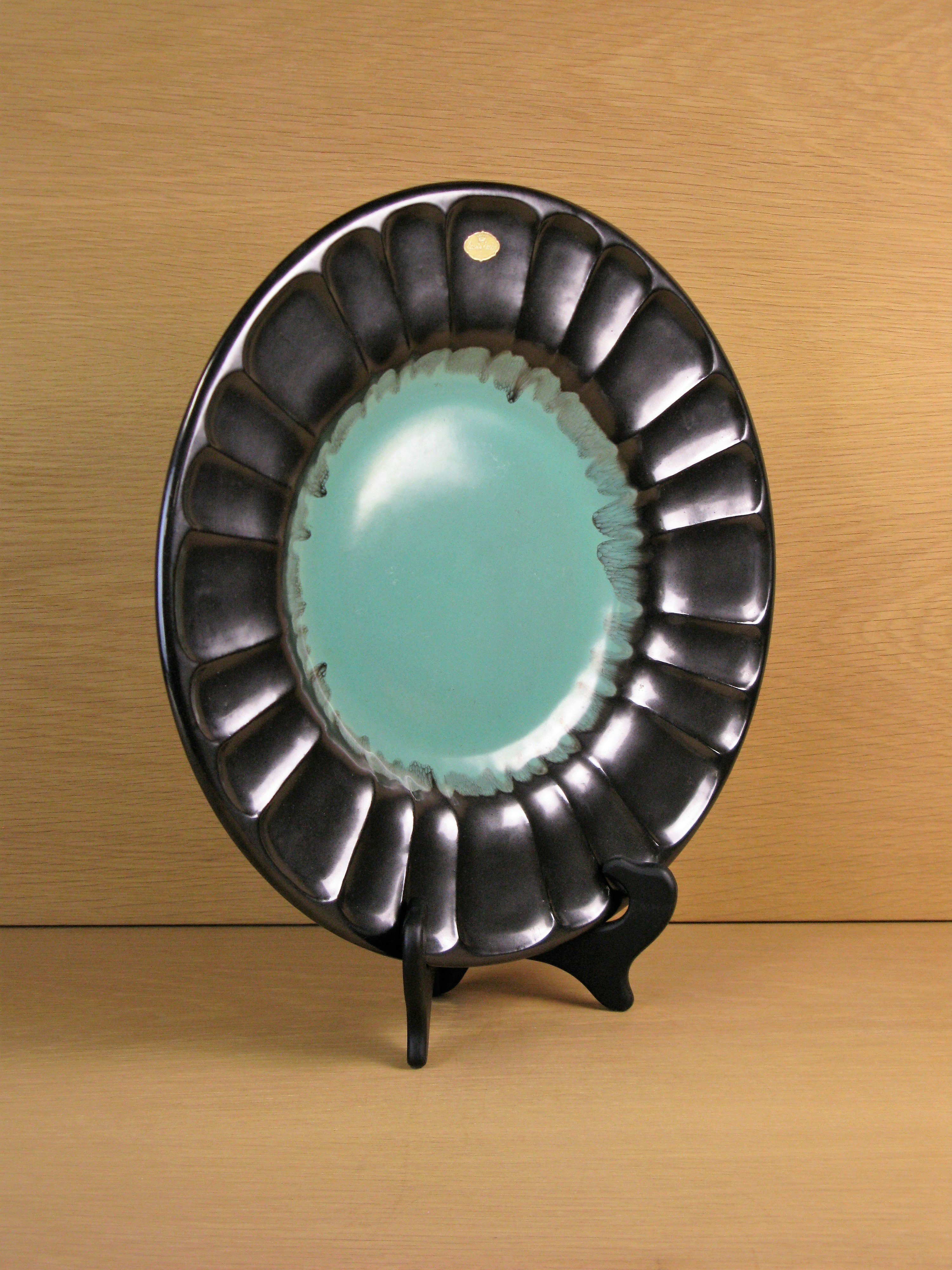 black/green fruit plate 2355