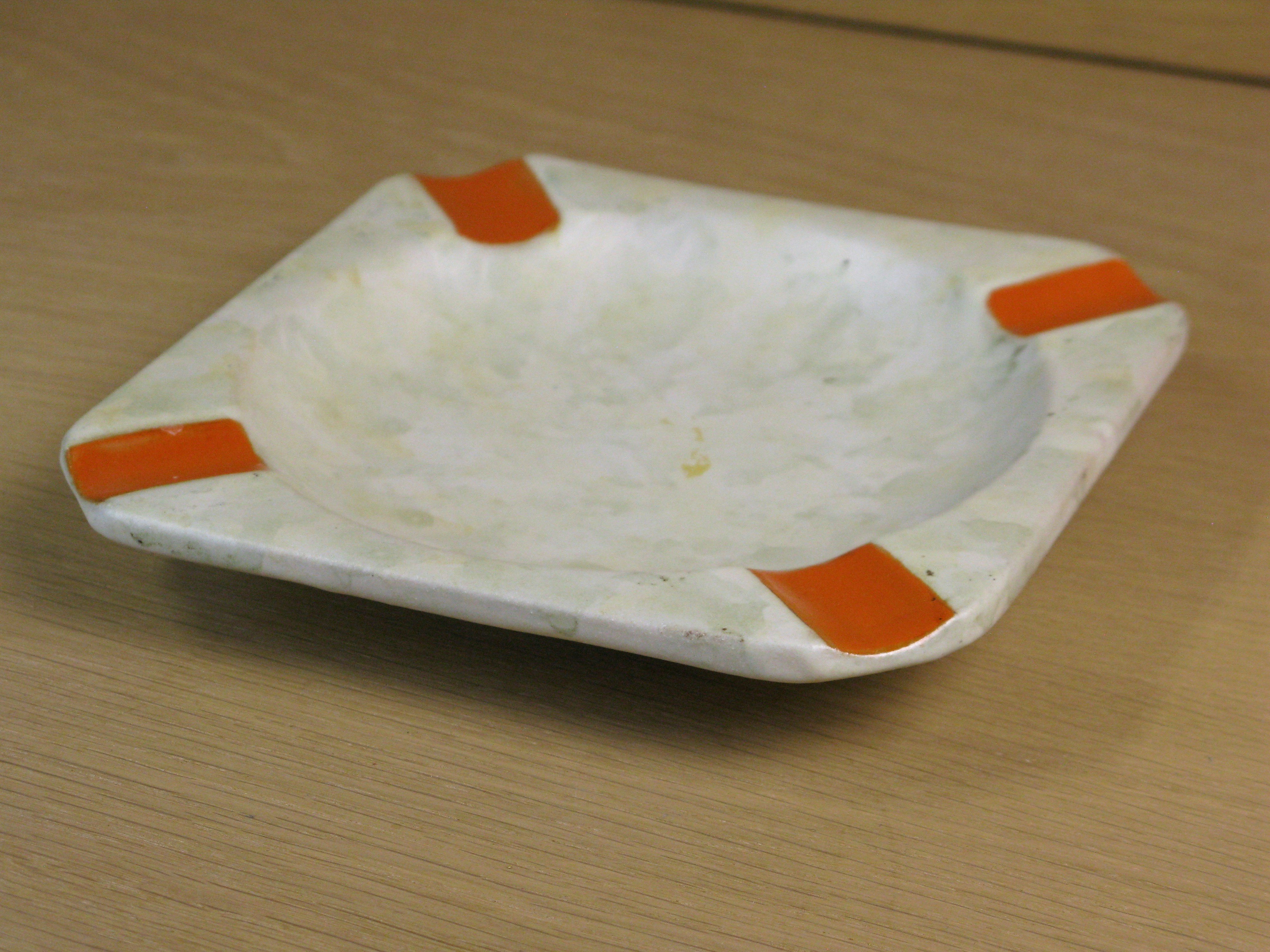 greyish/orange ashtray 1