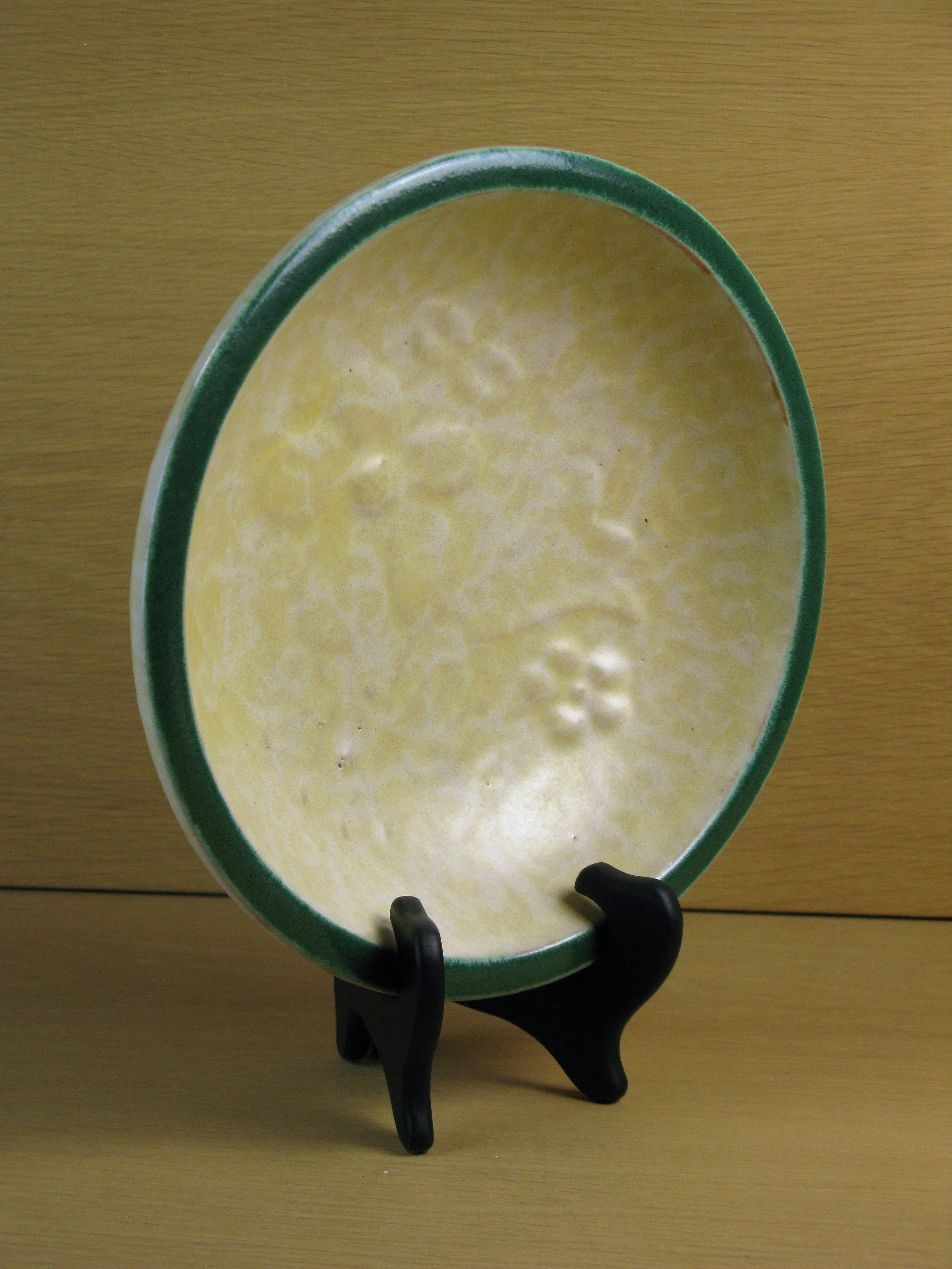 yellowish/green bowl 132