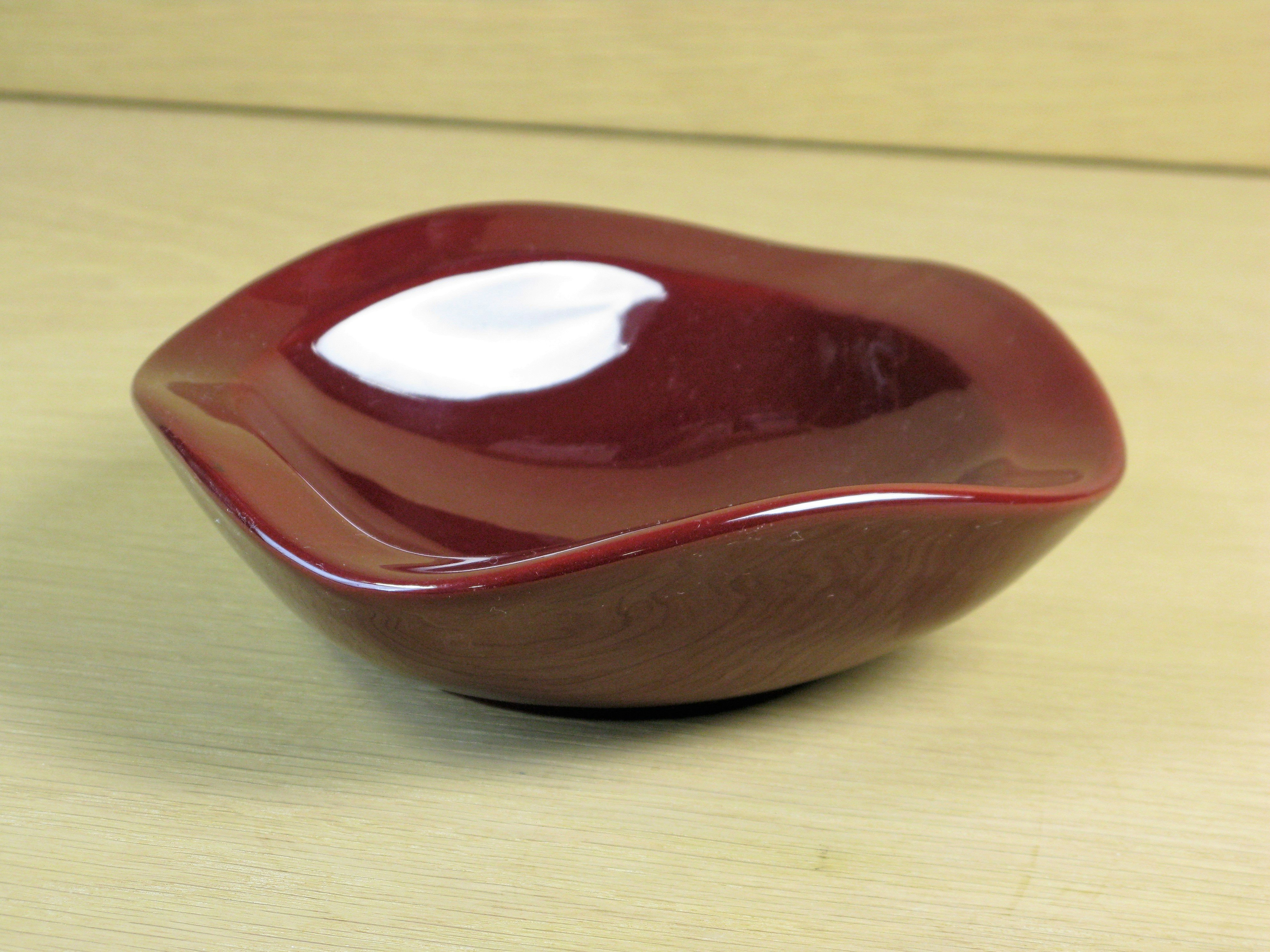 burgundy ashtray 58