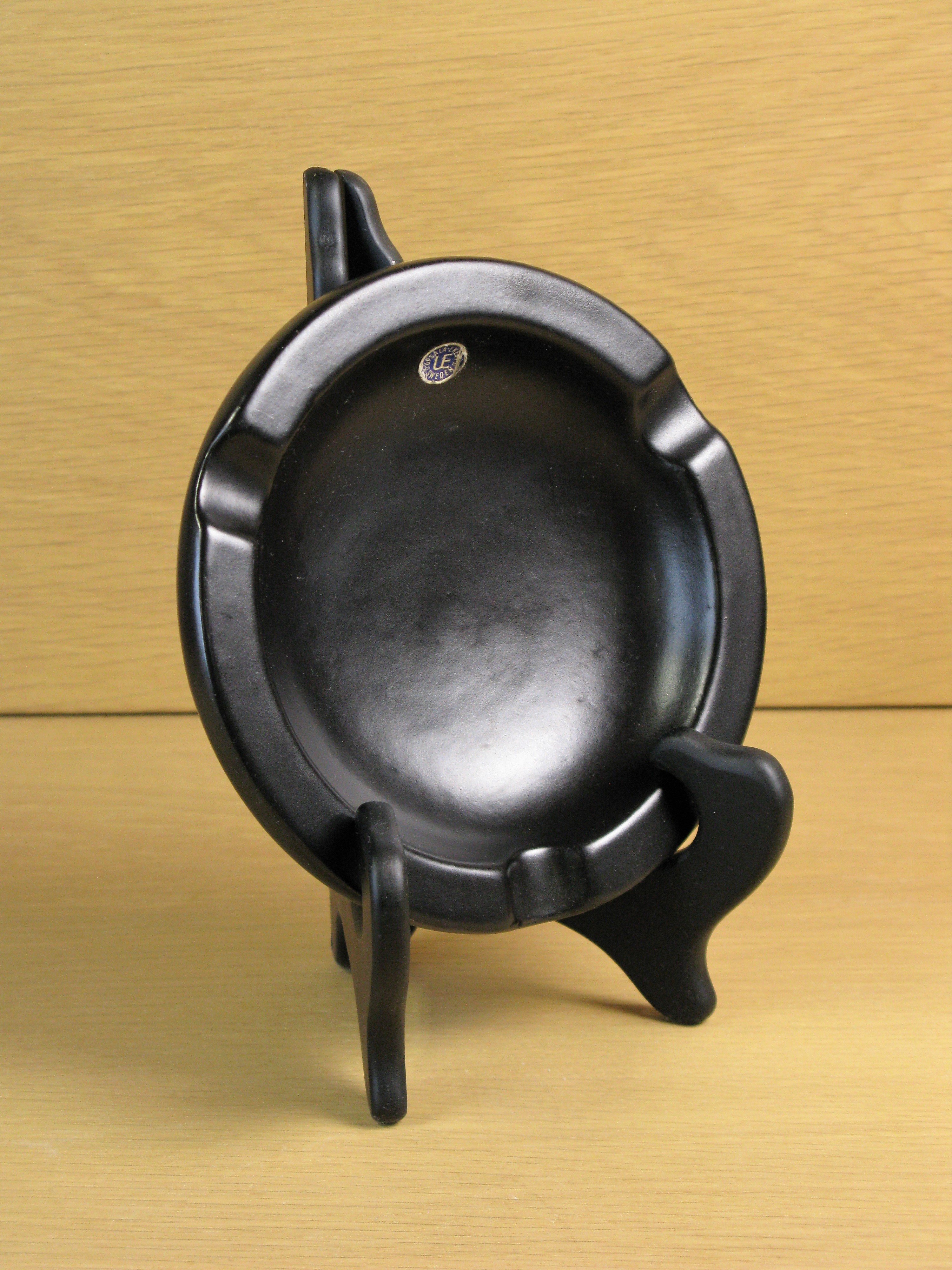 Black ashtray 4330/660