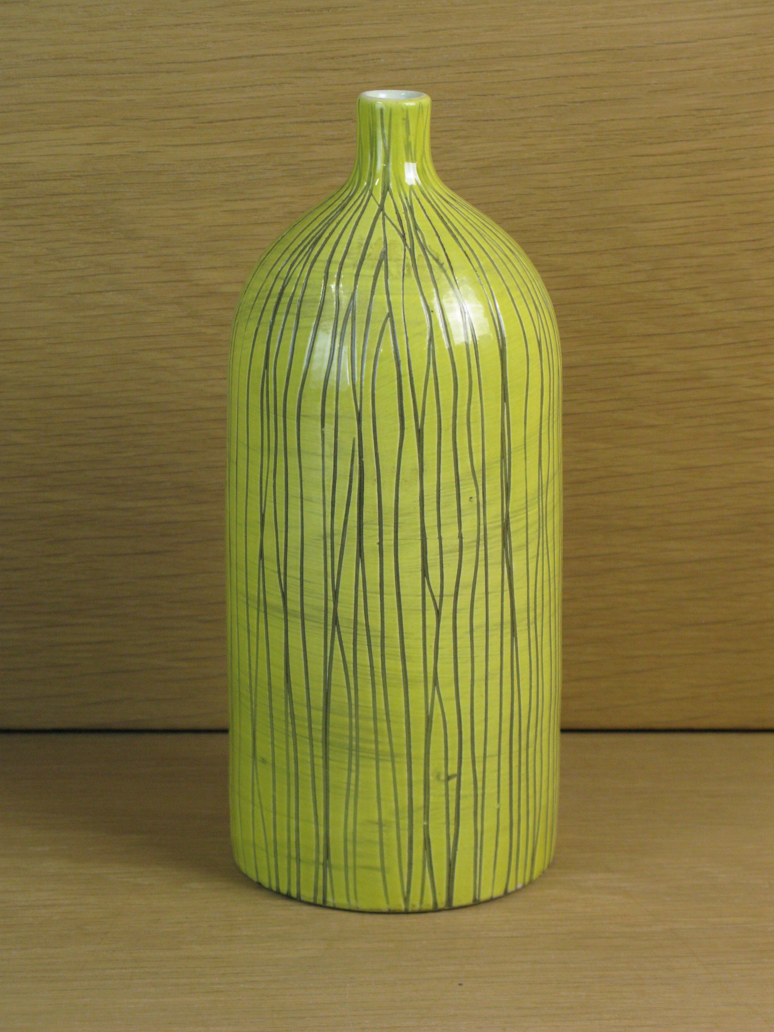 vibrato vase 4292 sold