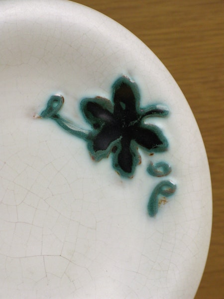 white/green small plate 13
