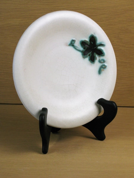 white/green small plate 13