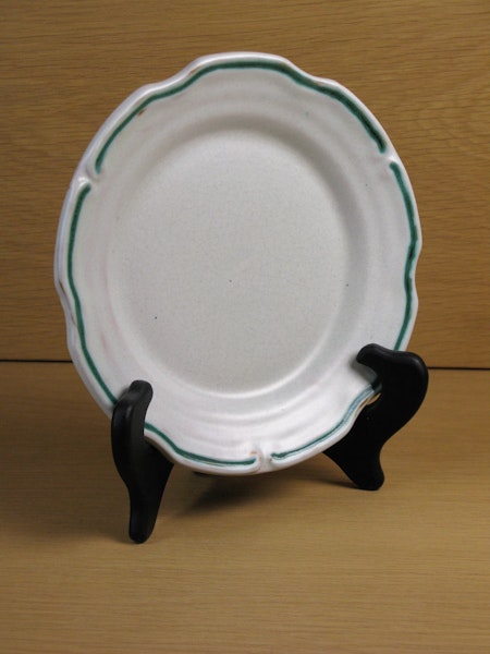 white/green small plate 8