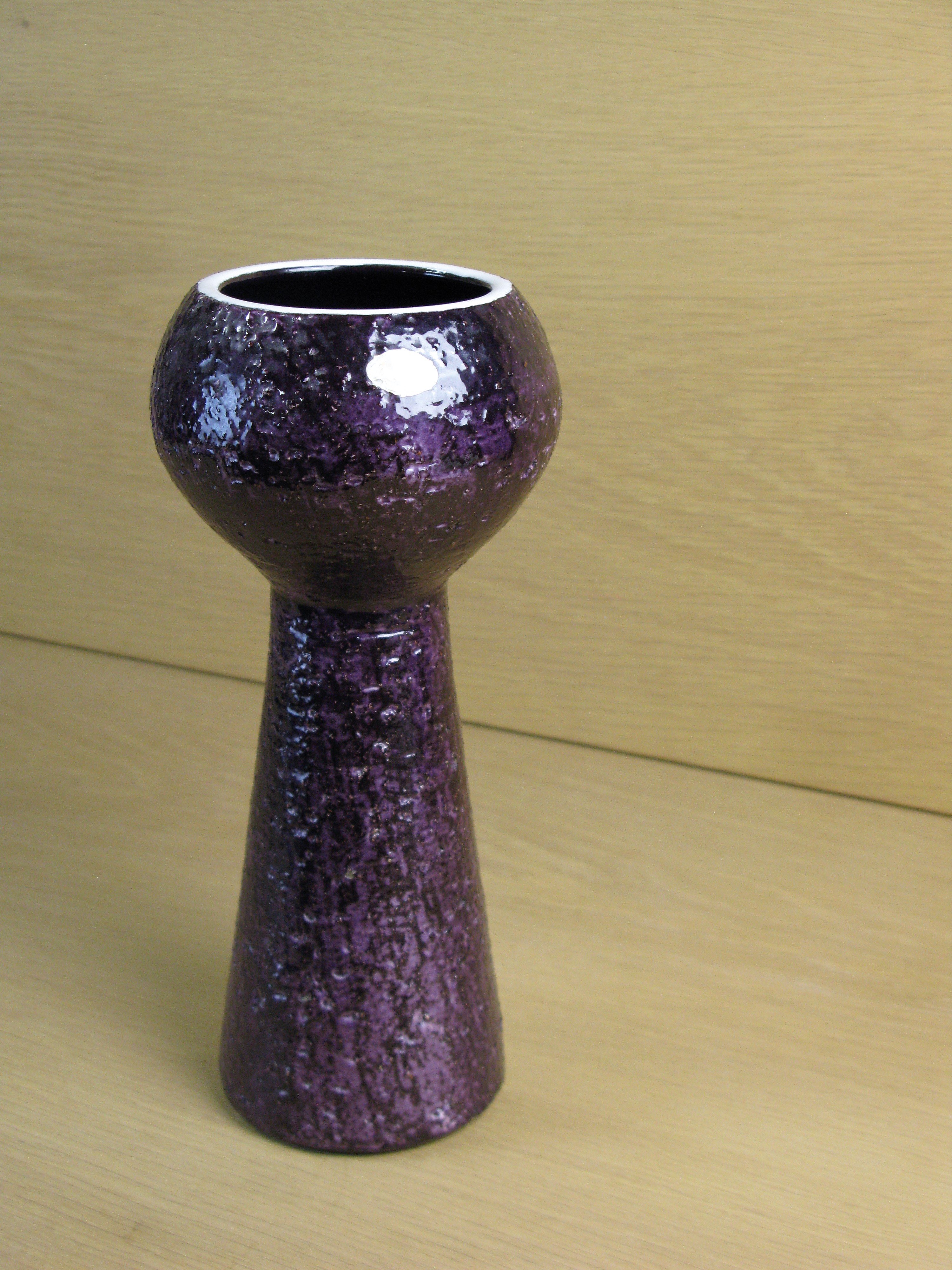 purple corinna vase 2407