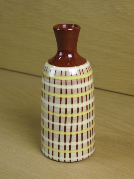 burgundy/yellow vase 673