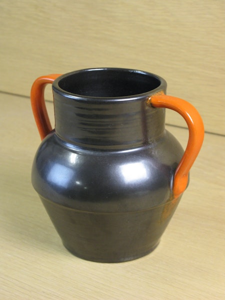black/orange vase 1561