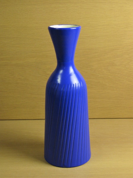 blue vase 587