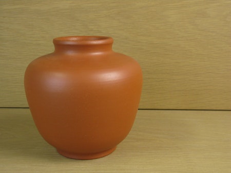 terracotta vase 1001