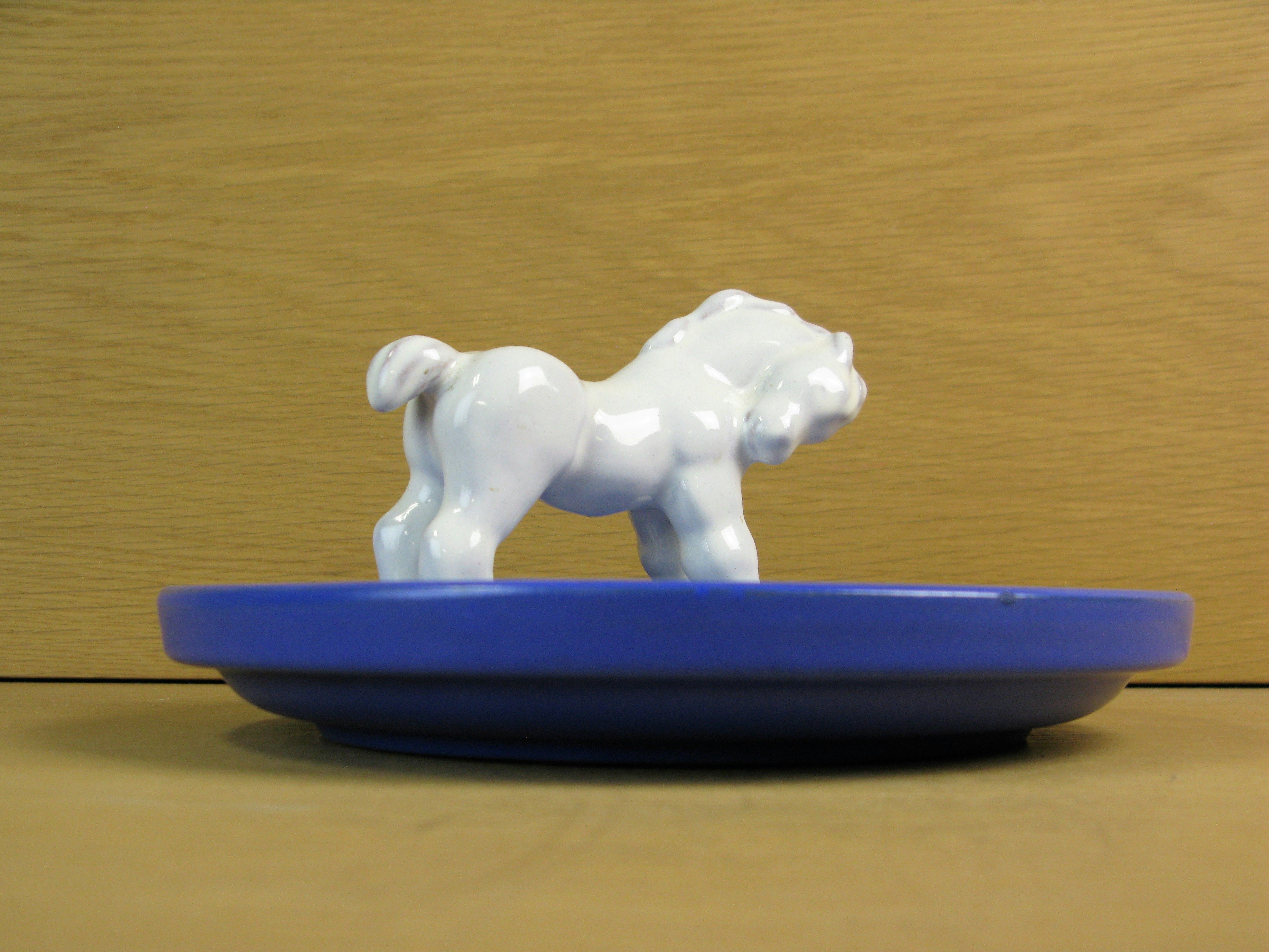 white horse in blue bowl 46