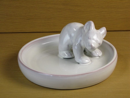 white bear in white bowl 36