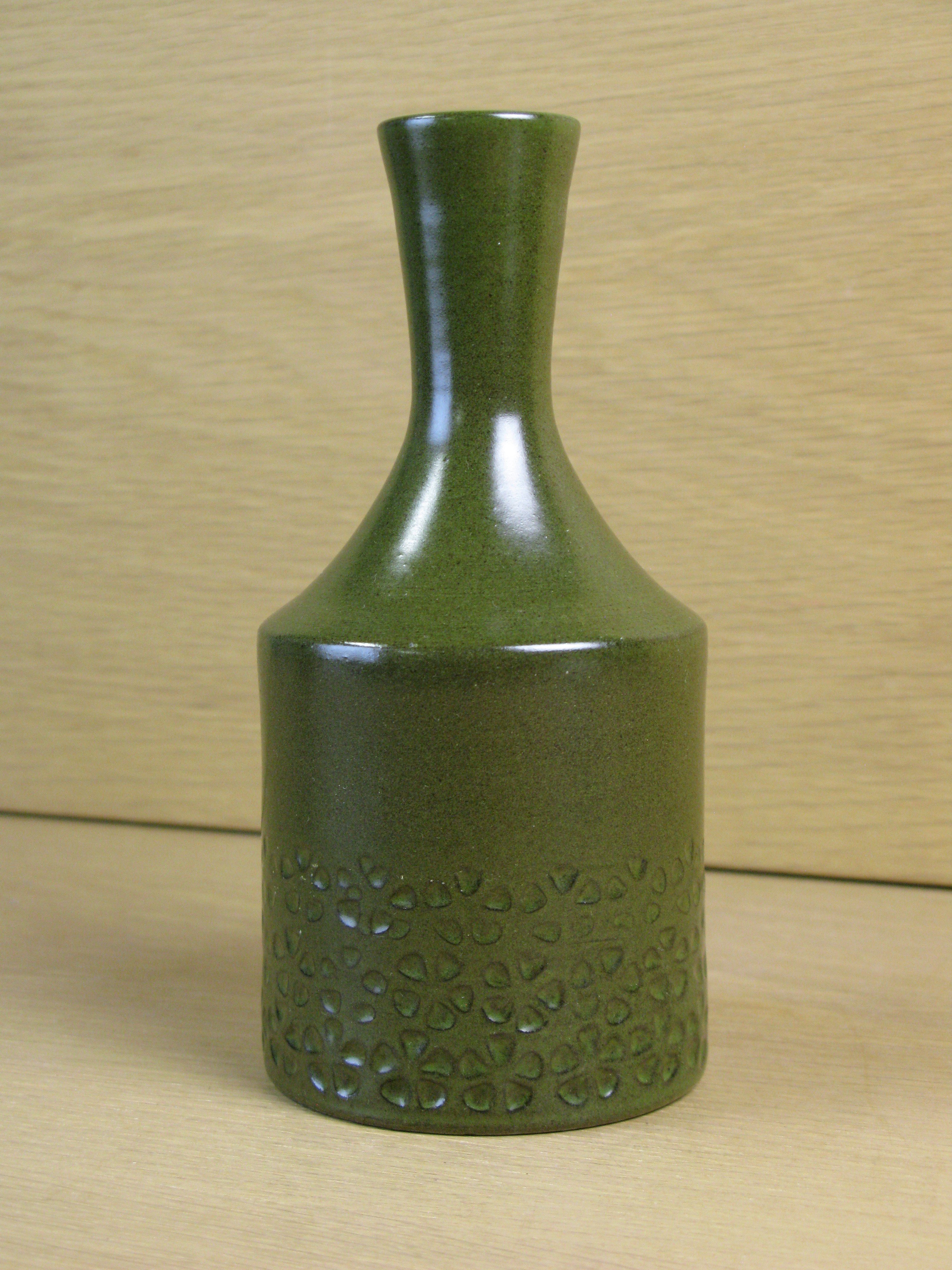 green vase 5044h
