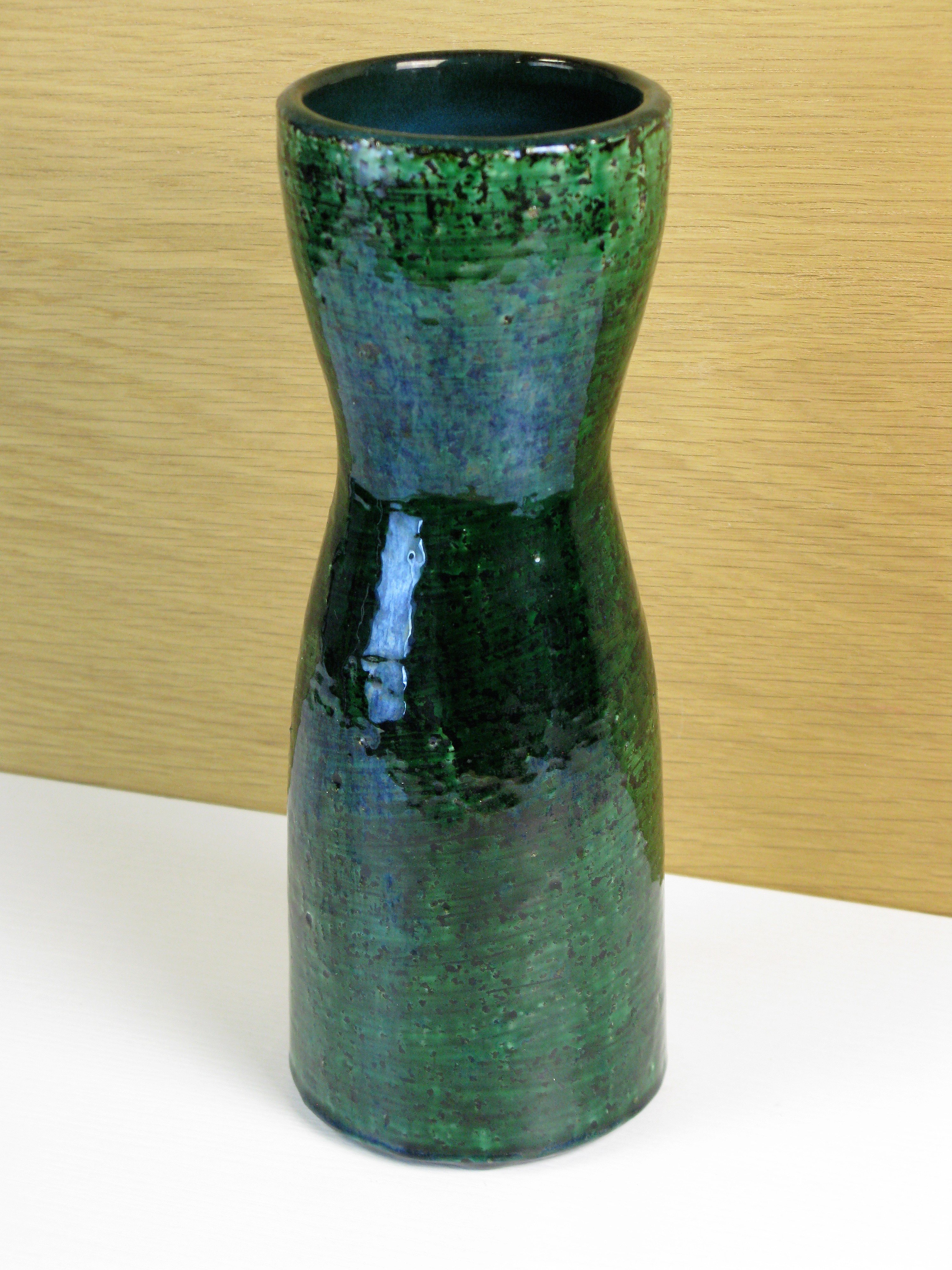 dark green viol vase 7041m