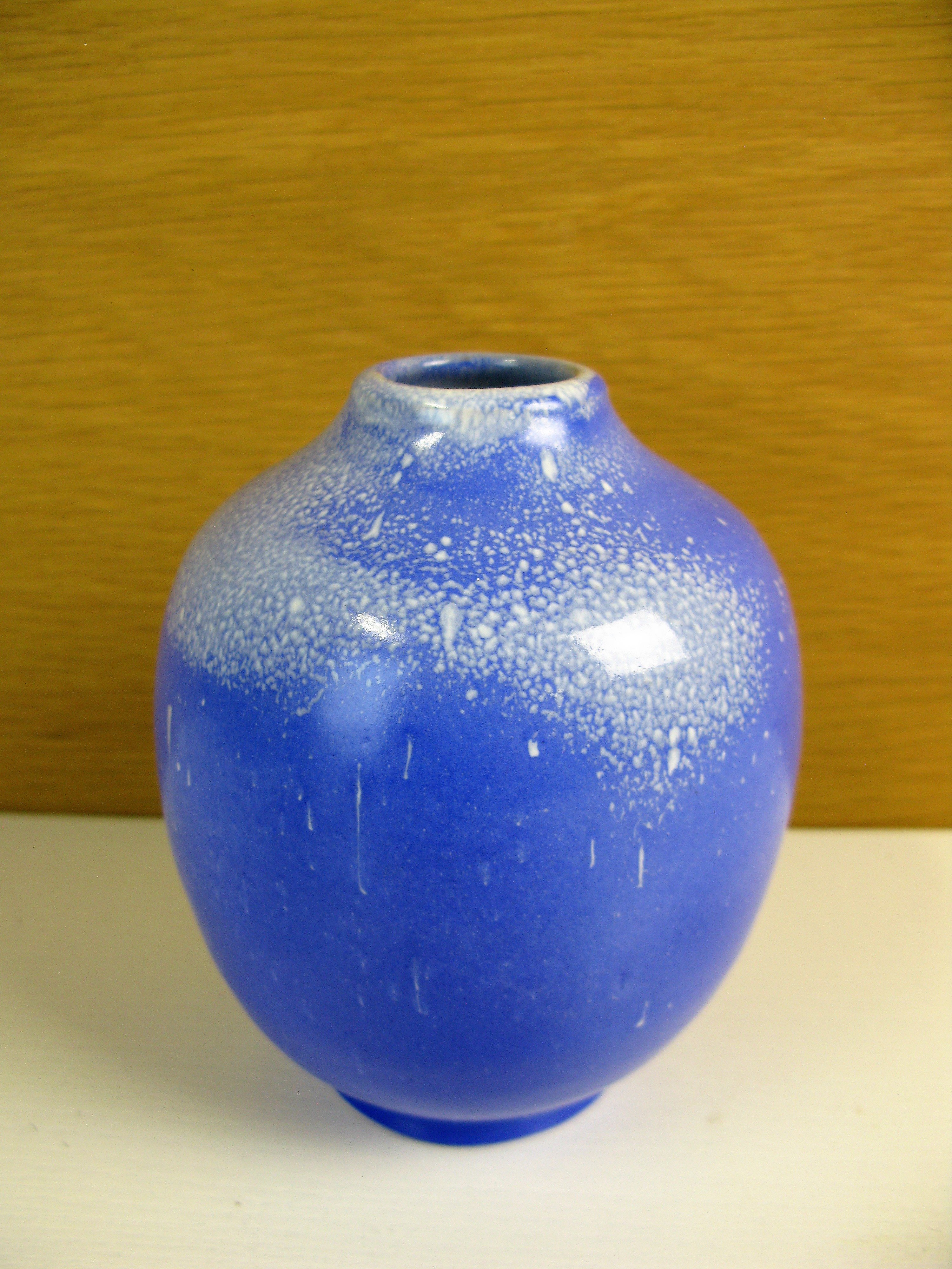 blueish vase 379