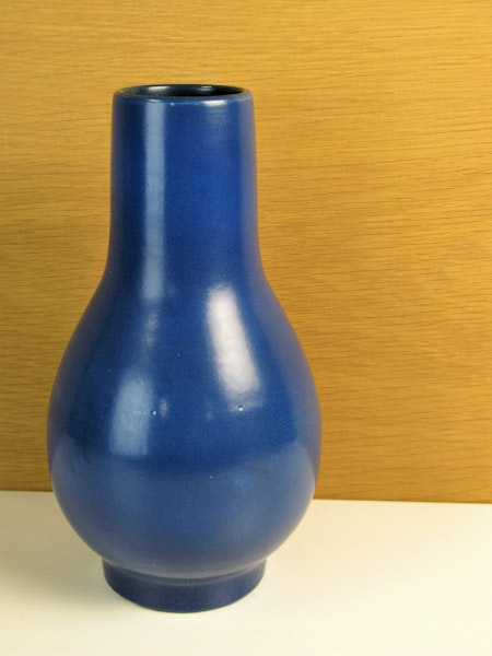 blue faenza vase 2520