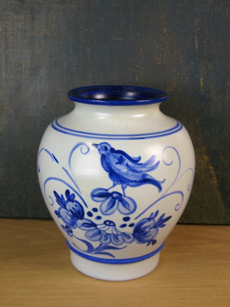 grey/blue urn 1645