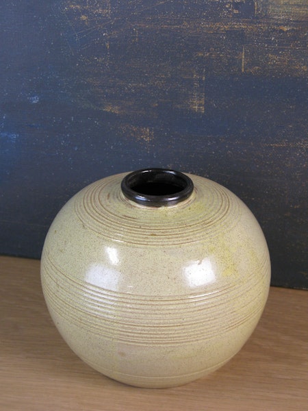 yellowish/brown vase 3156