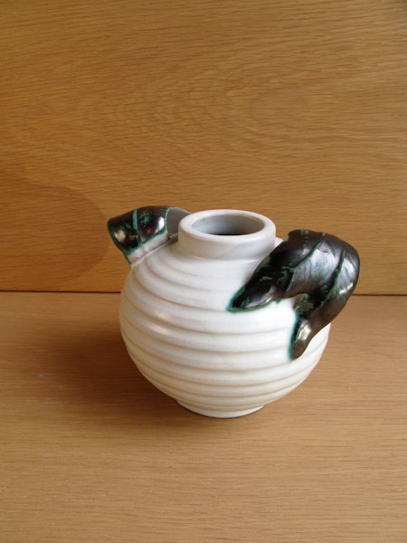 white/green vase 189