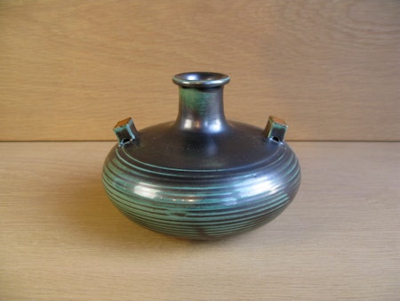 green vase 3111