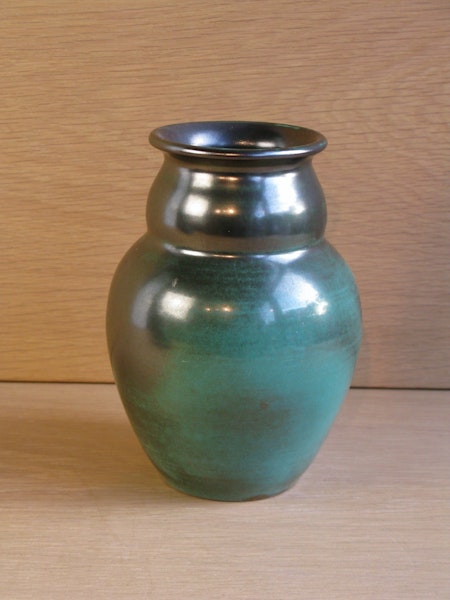 green vase 2672