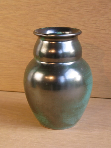 green vase 2672