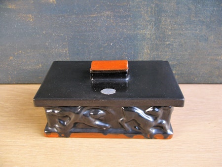 black/orange cigarette box 66