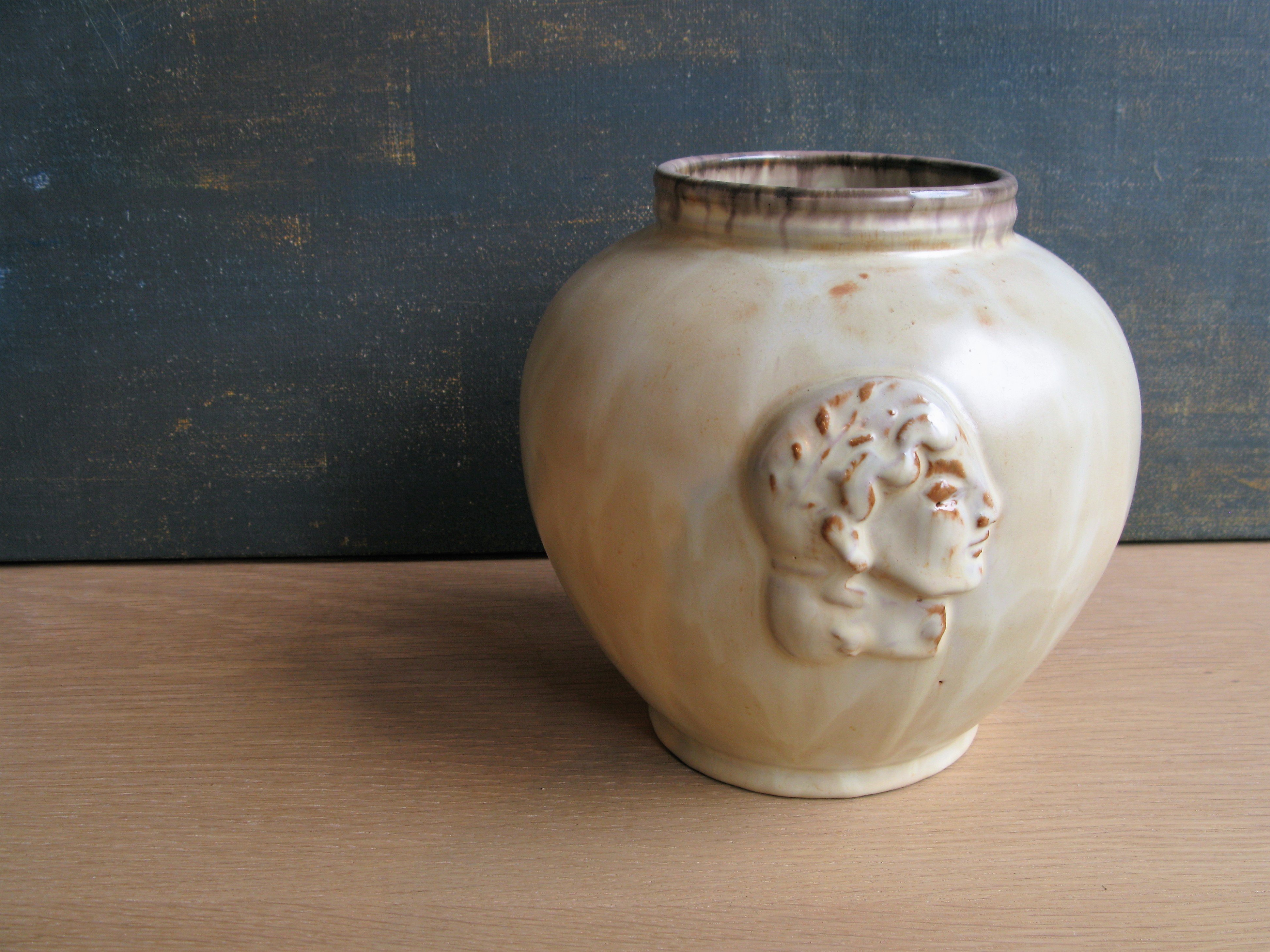 brownish vase 60