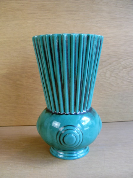 green vase 3032-2