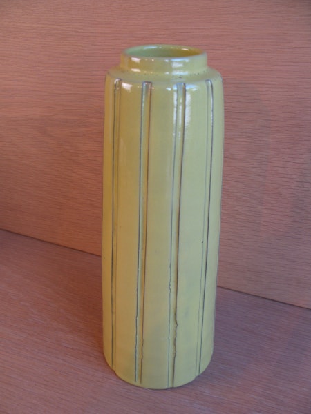 yellow burma vase2159
