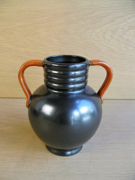 black/orange vase 2671