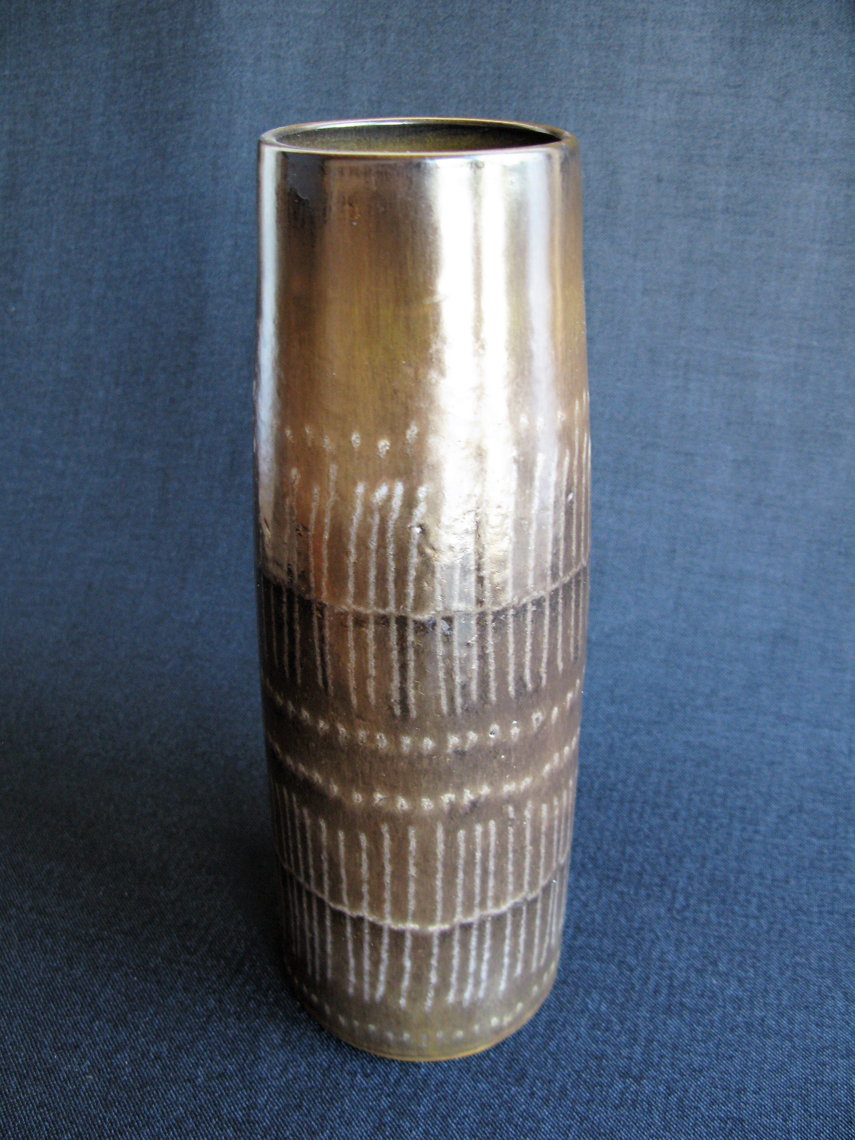 brown stripa vase 9043