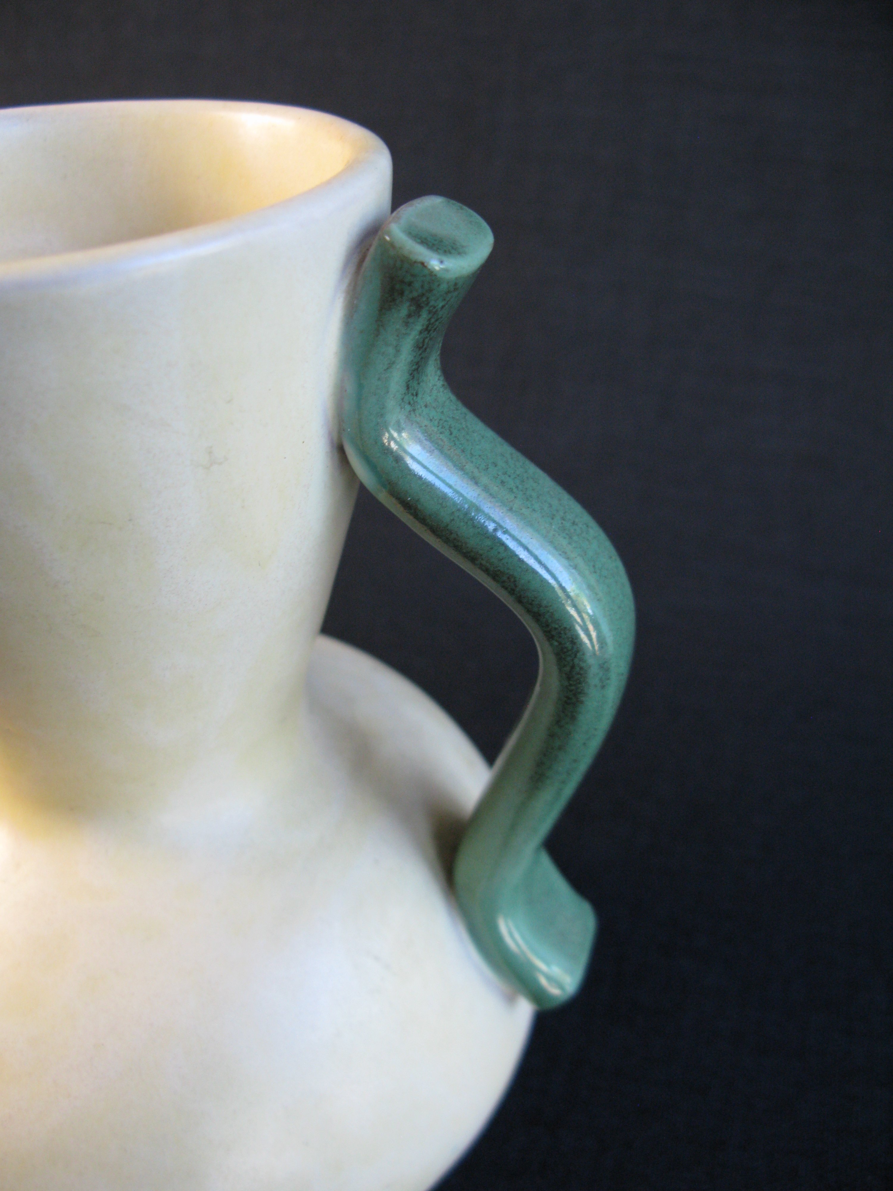 yellowis/green vase 283