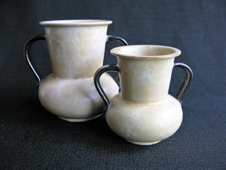 yellowish/brown vase 3142