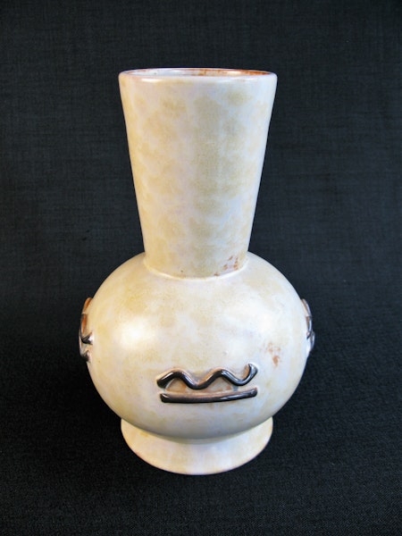 yellowish/brown vase 38