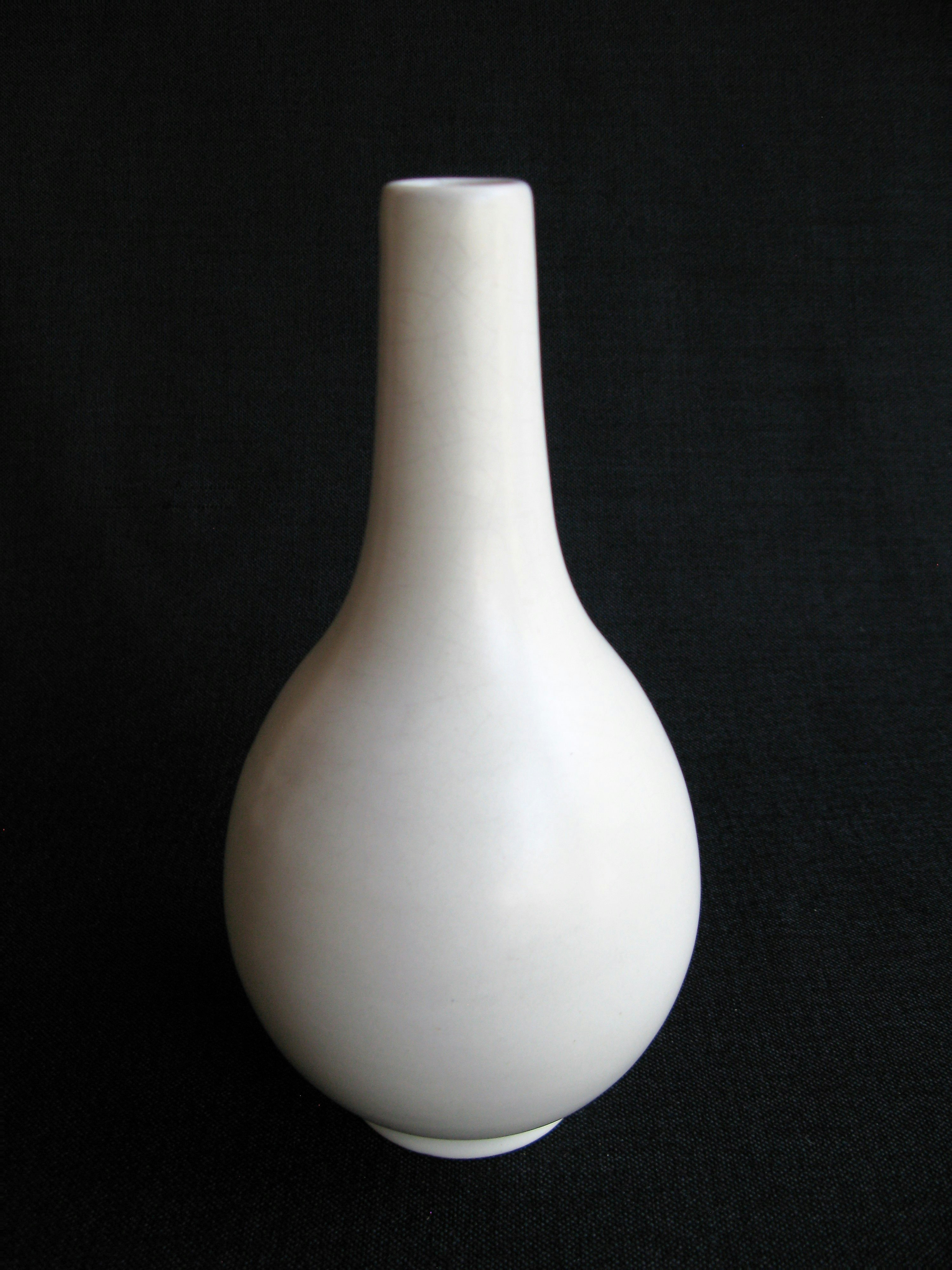 white vase 395