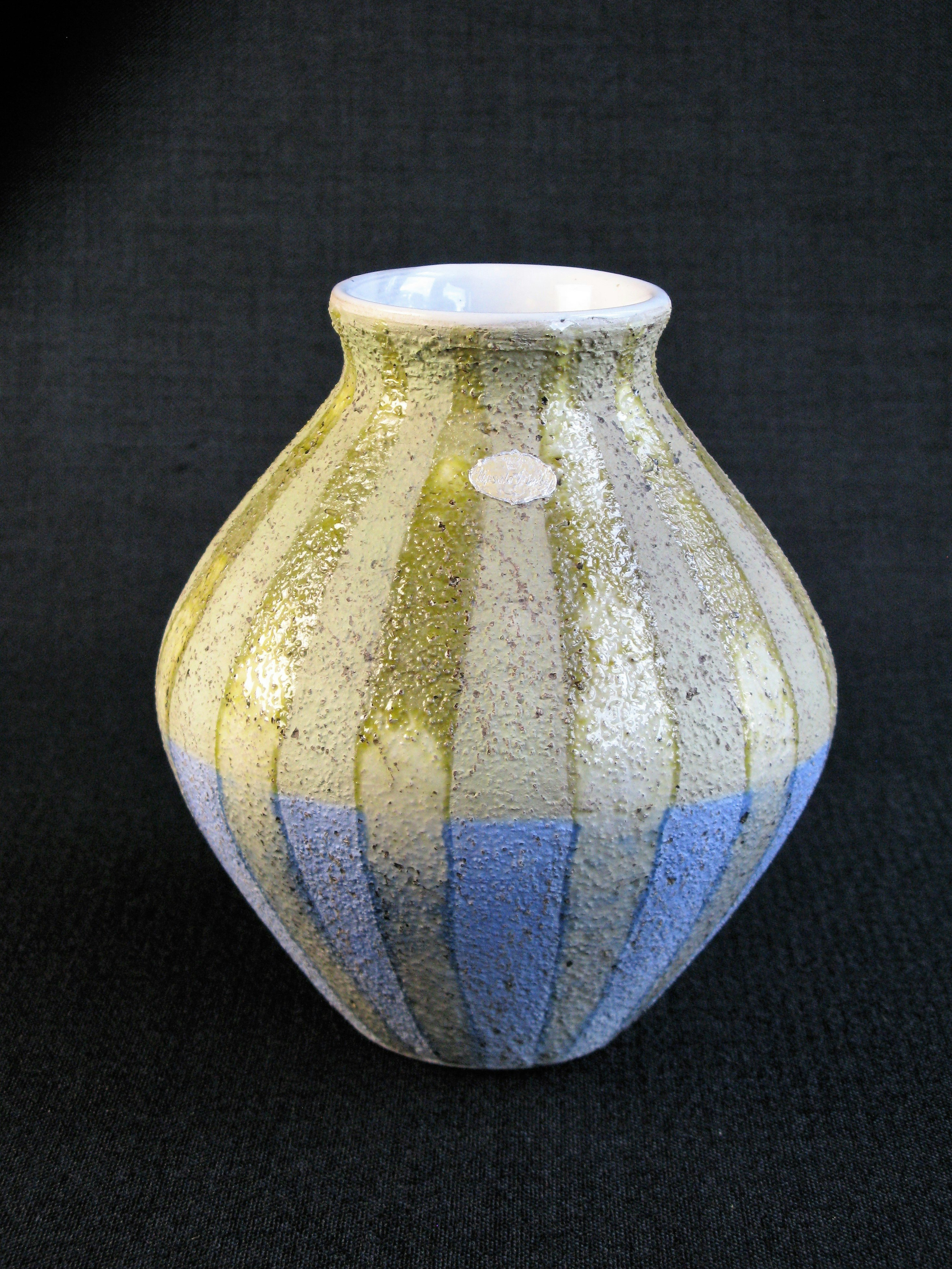 pale pikea vase 4431