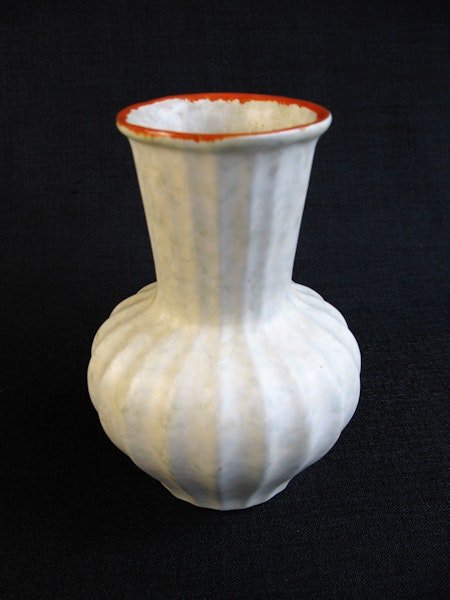 greyish/orange vase g3