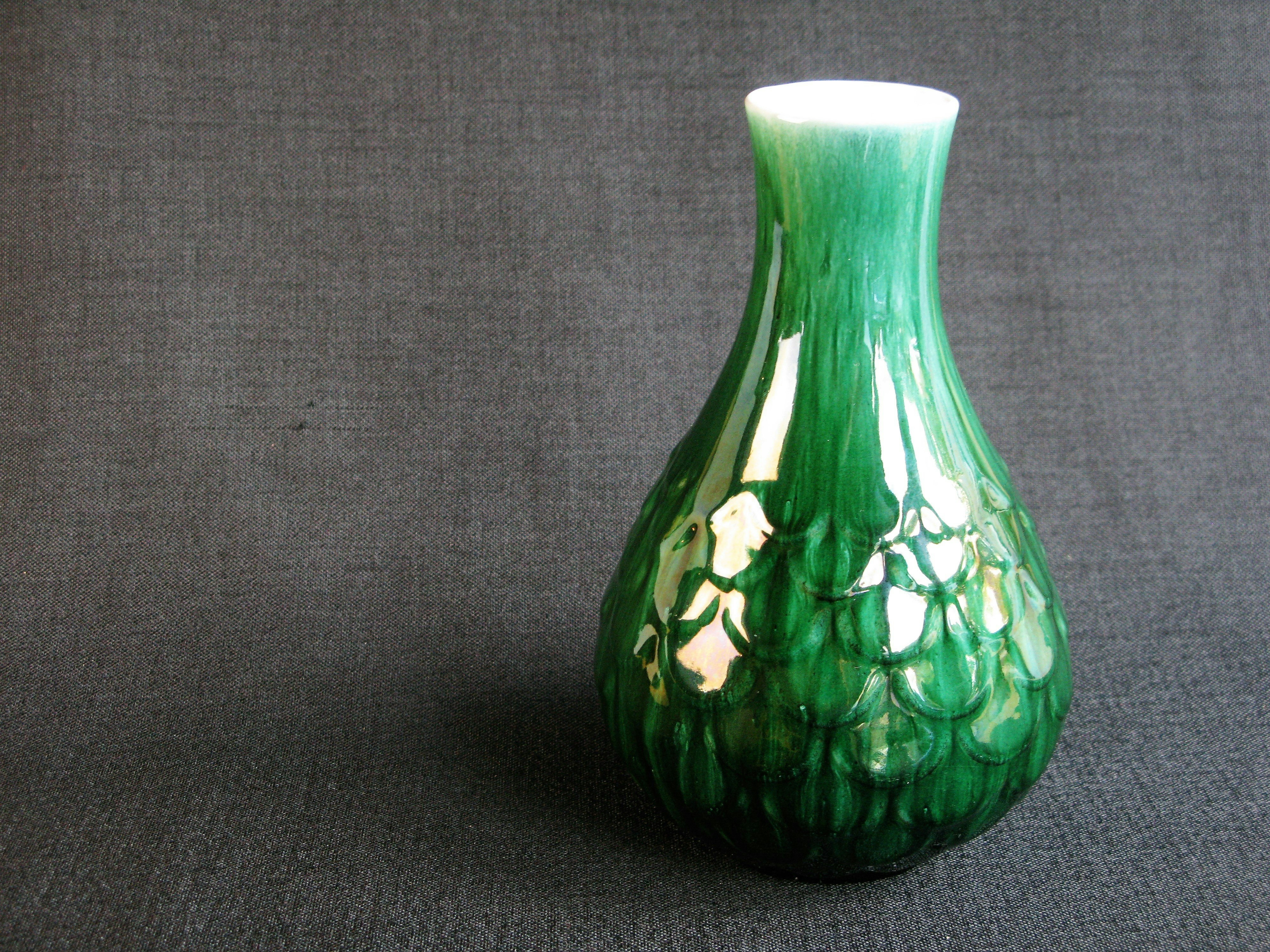 green vase 637