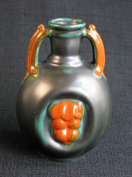 green/orange vase 1932