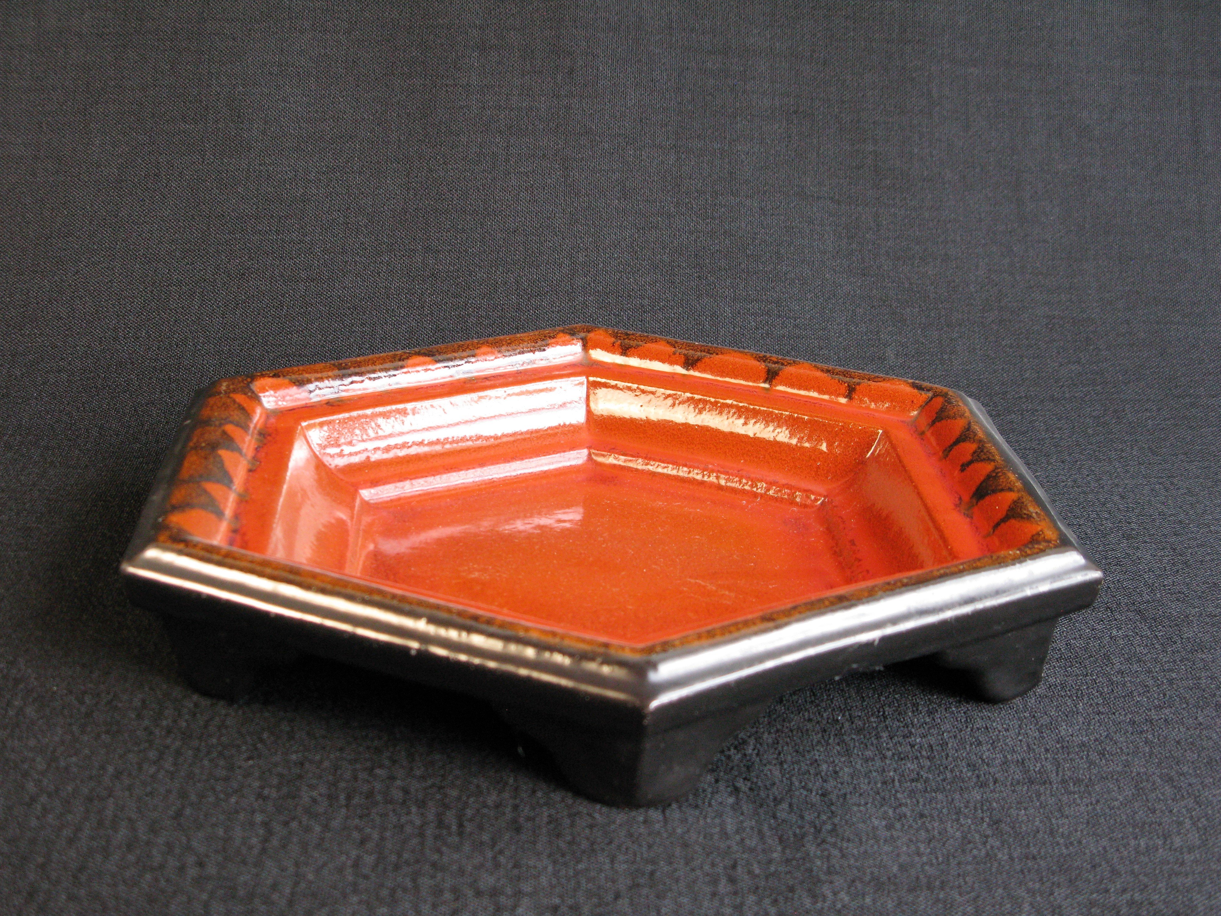 black/orange ashtray 1929