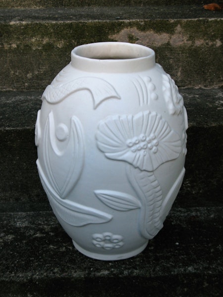 white relief floor vase 208
