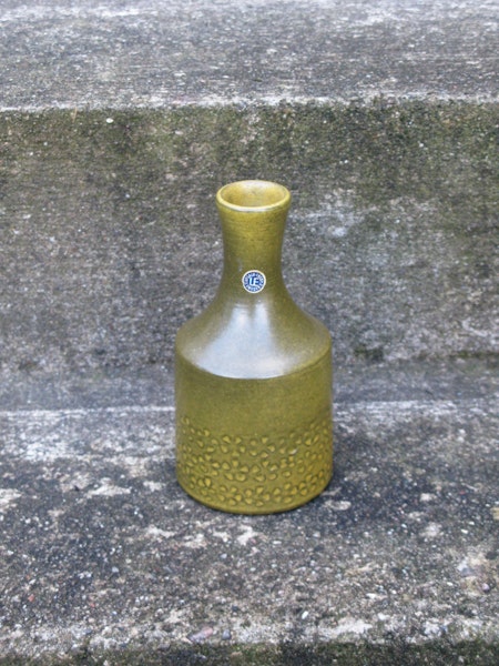 yellowish vase 5044h
