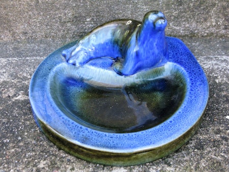 blue ashtray 98 with seal