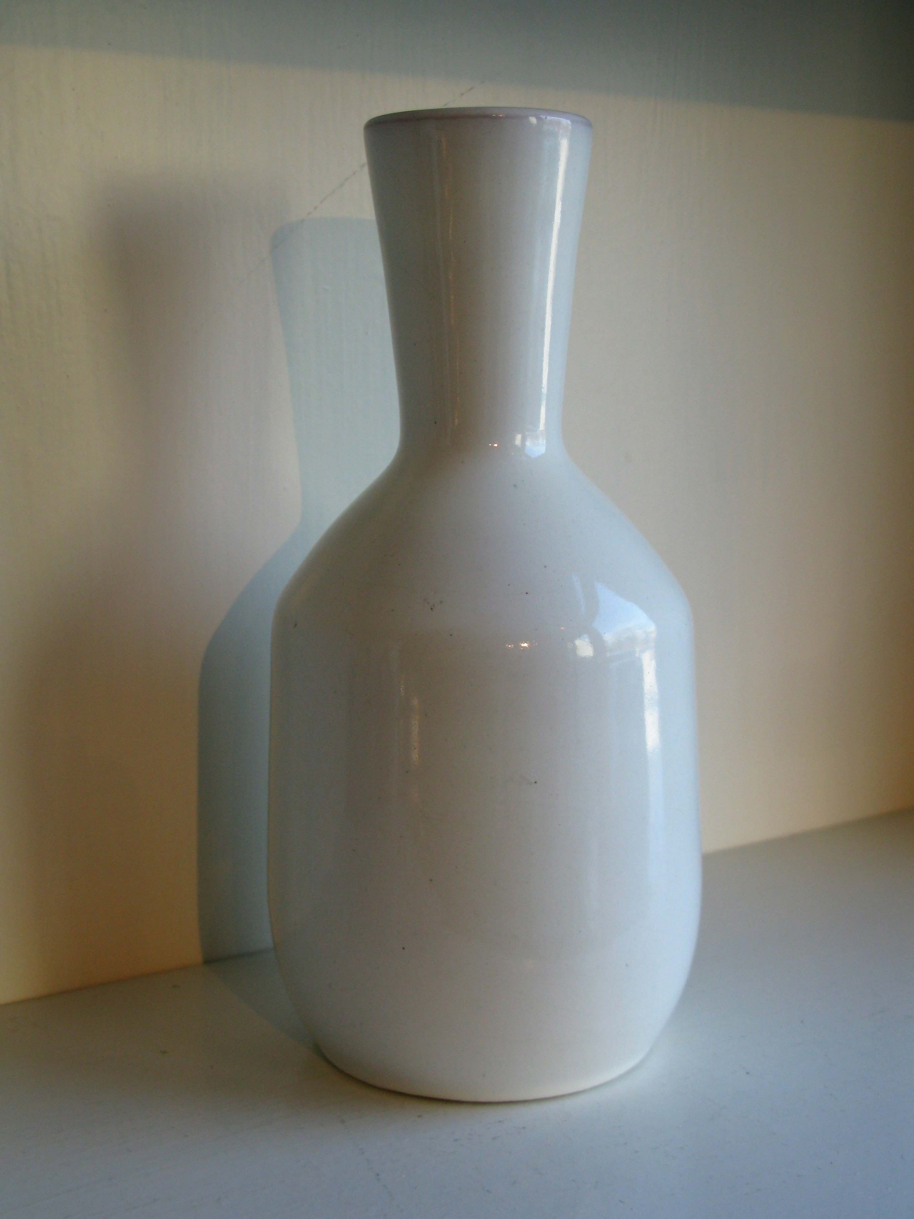 white vase 549