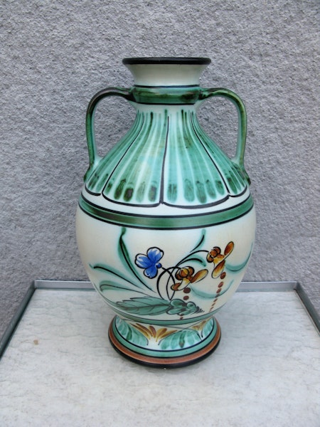large flower vase 1571