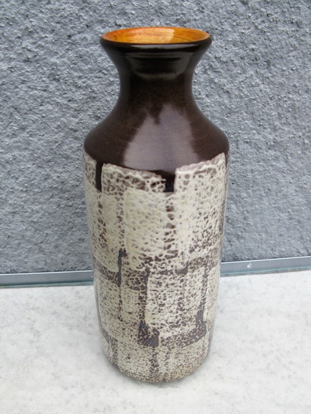 dark brown tina vase 4544