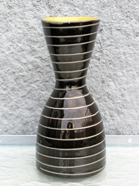 spiral patterned vase 704